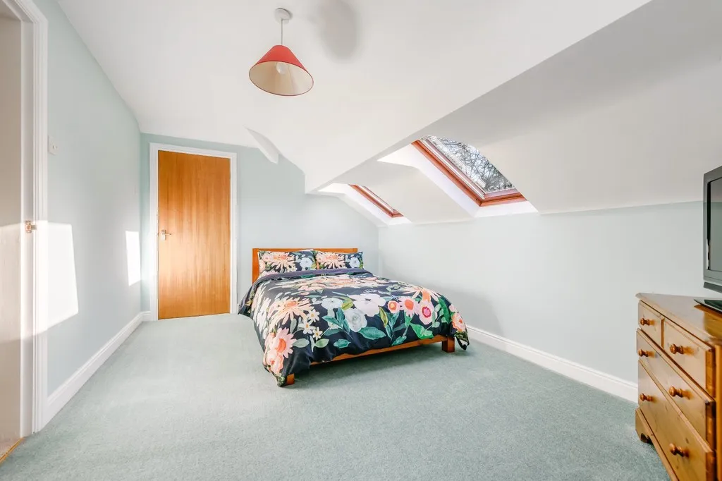 Pinewood Road, Ashley Heath, photo 21