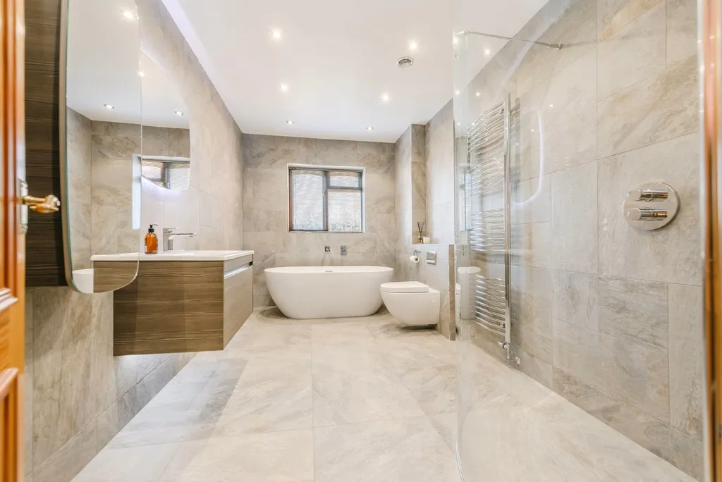 Pinewood Road, Ashley Heath, photo 16