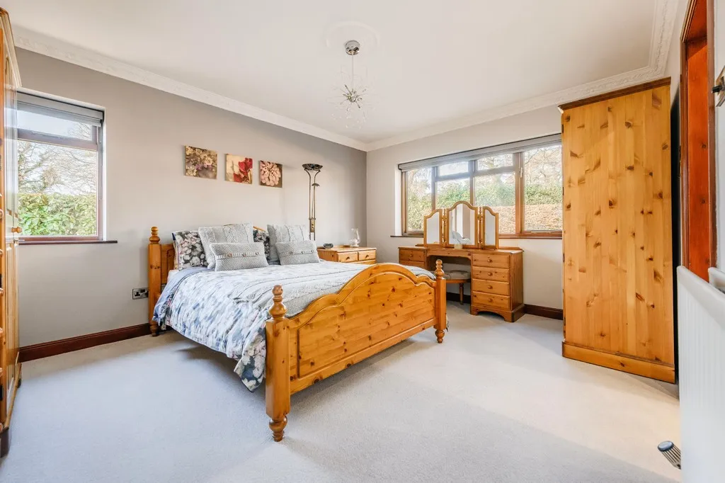 Pinewood Road, Ashley Heath, photo 15