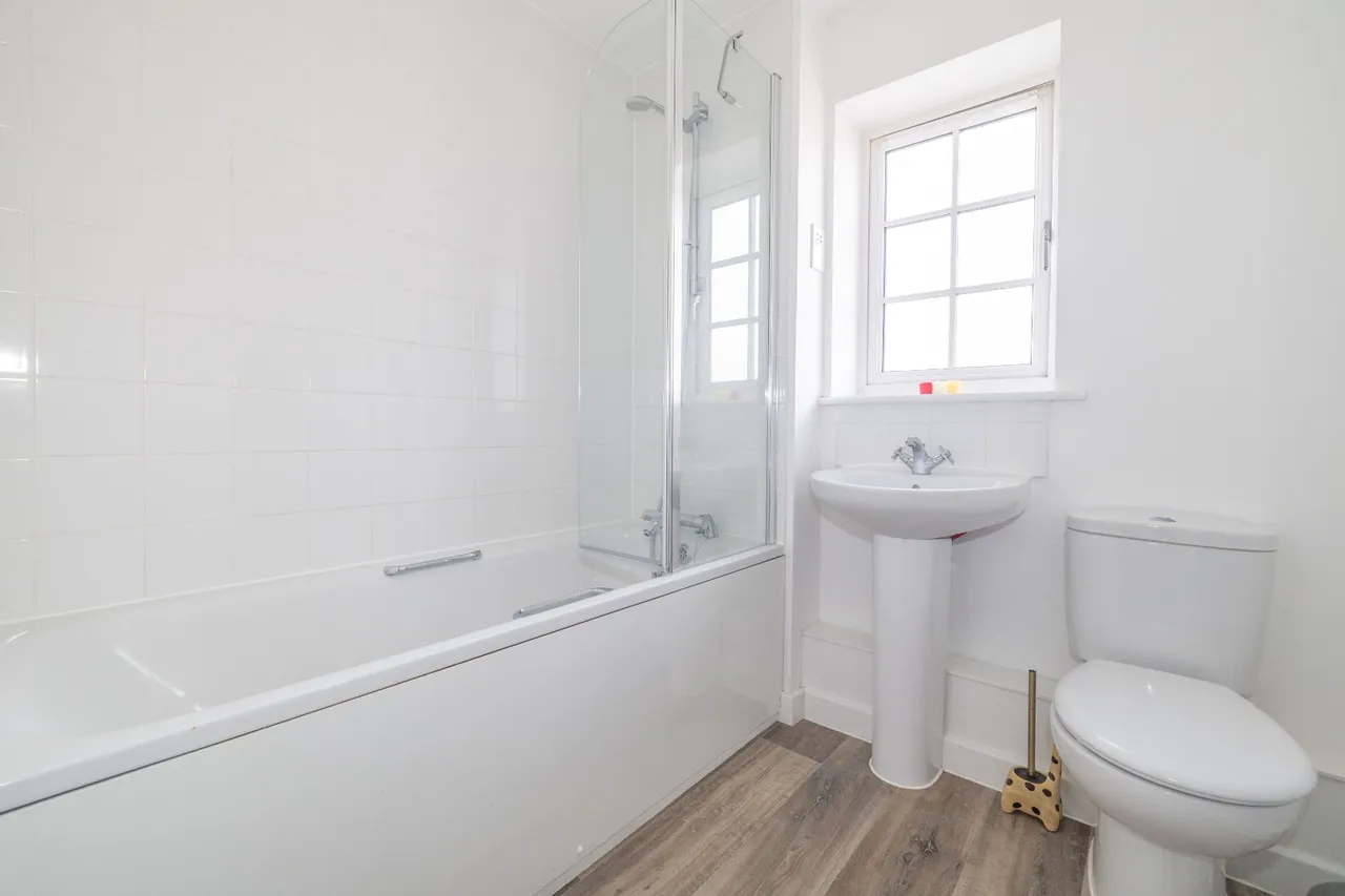 Goldfinch Drive, Faversham, ME13, photo 8
