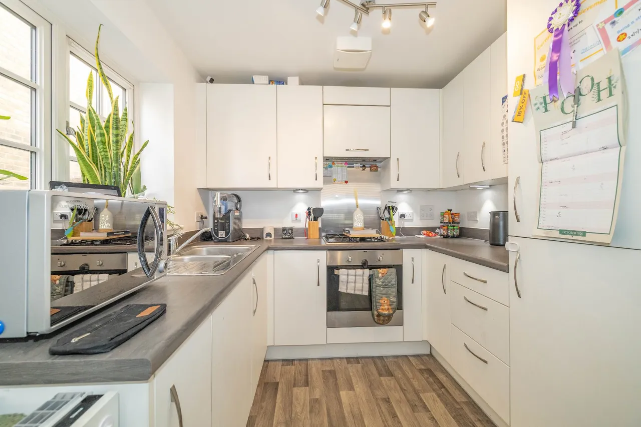Goldfinch Drive, Faversham, ME13, photo 3