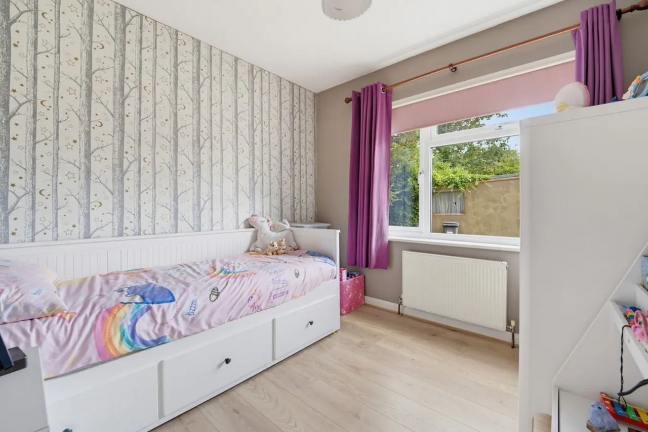 Montrose Road, Feltham, photo 6