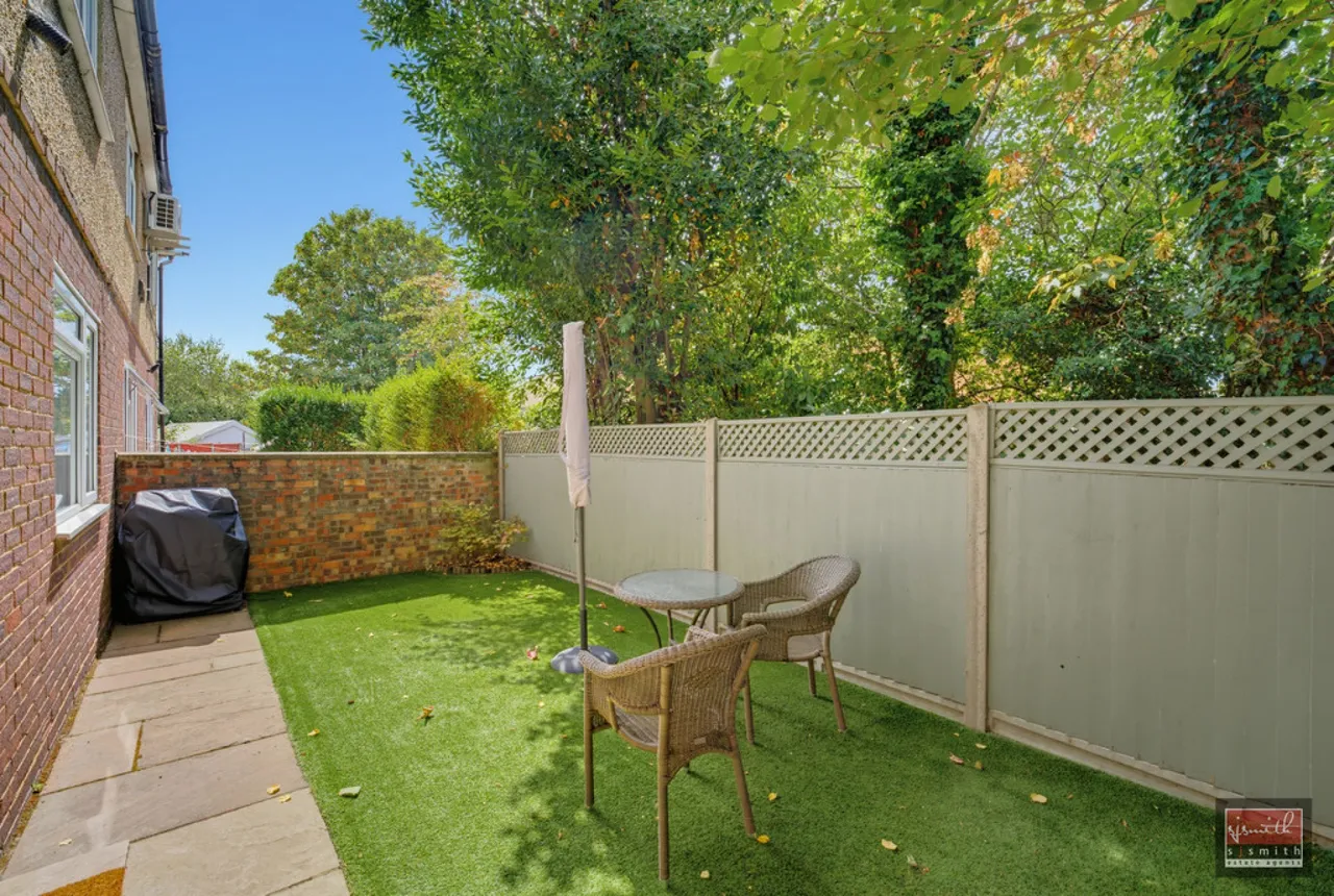 Montrose Road, Feltham, photo 8