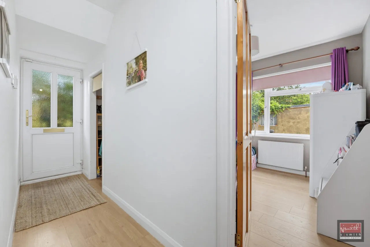 Montrose Road, Feltham, photo 9