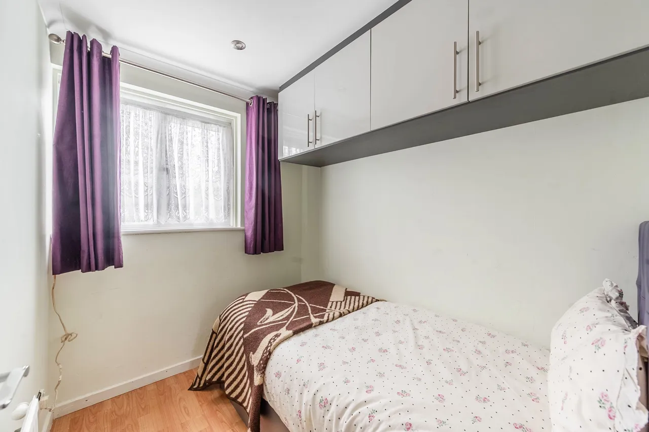 20 Daintry Close, Harrow, photo 9