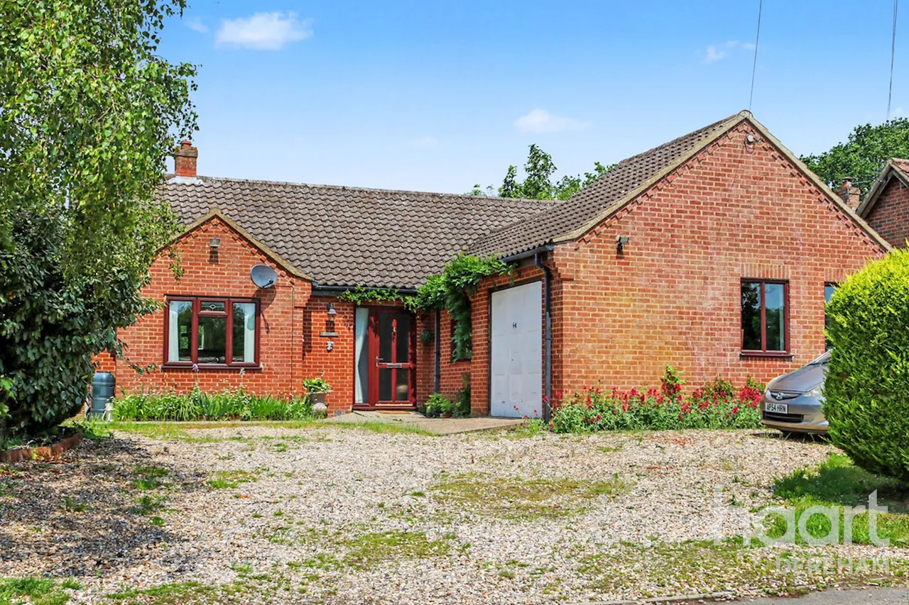 3 bed house for sale, Shop Street, Whinburgh, NR19