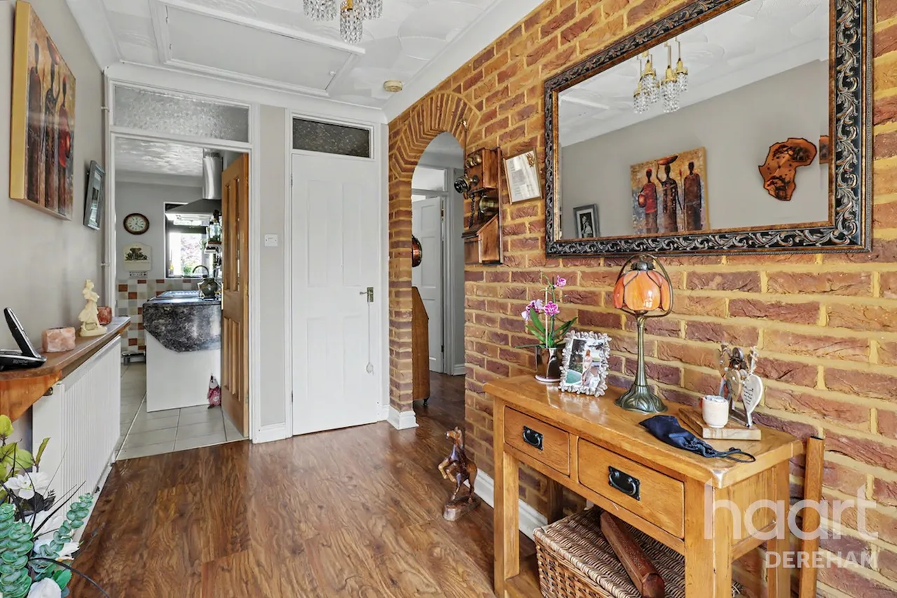 Shop Street, Whinburgh, NR19, photo 23