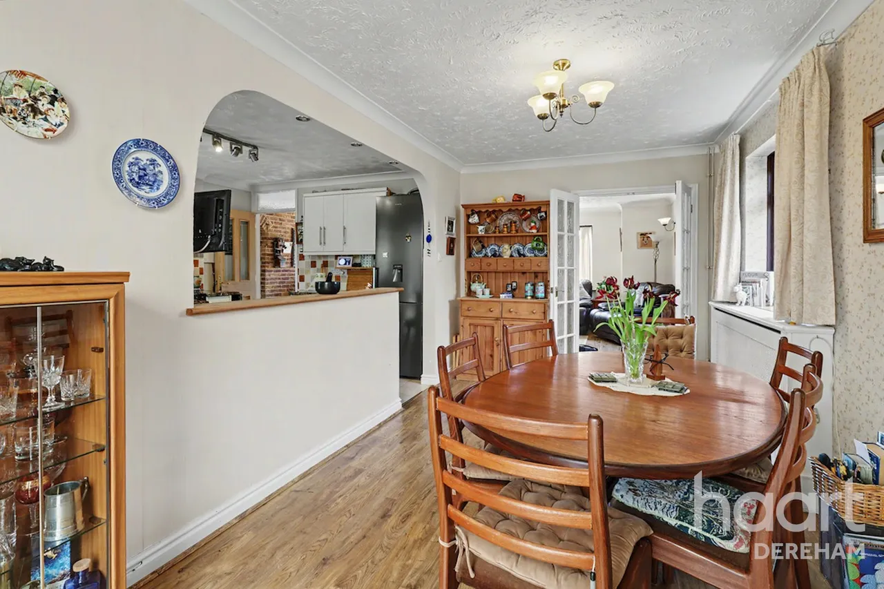 Shop Street, Whinburgh, NR19, photo 6