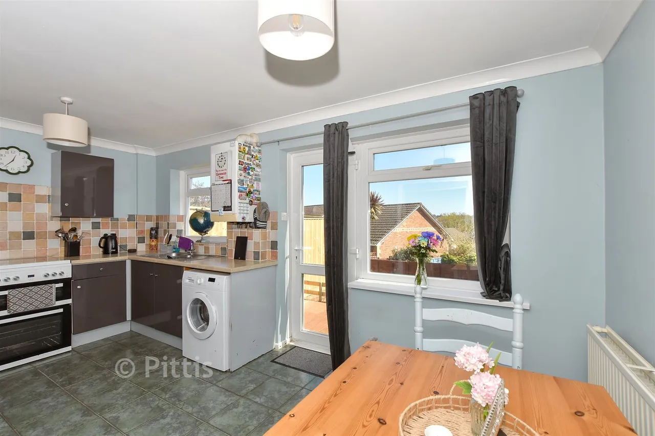 Nelson Court, Cowes, PO31, photo 5
