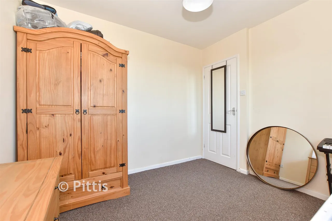 Nelson Court, Cowes, PO31, photo 9