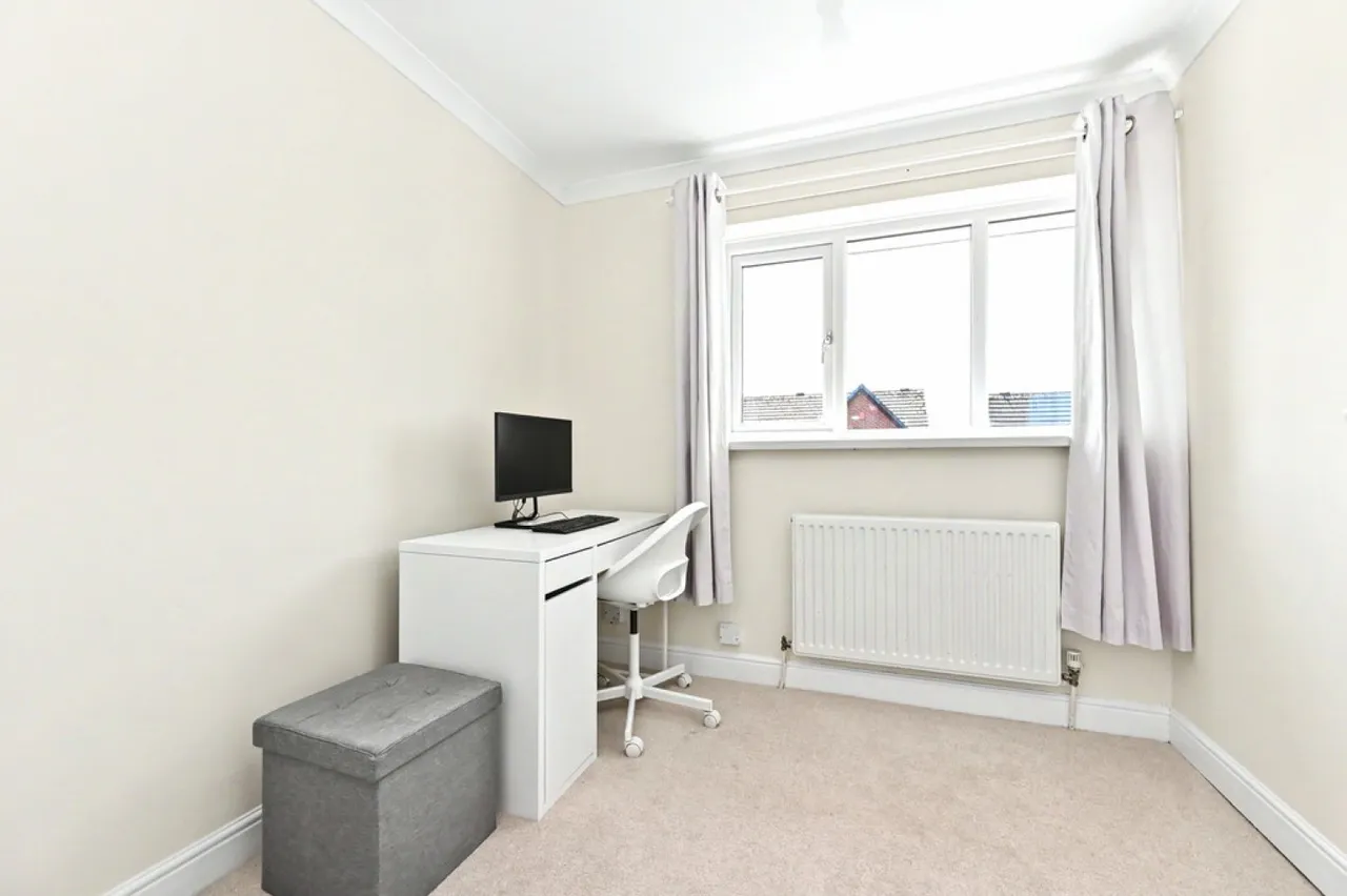 Lauren Close, Fenton, ST4, photo 9