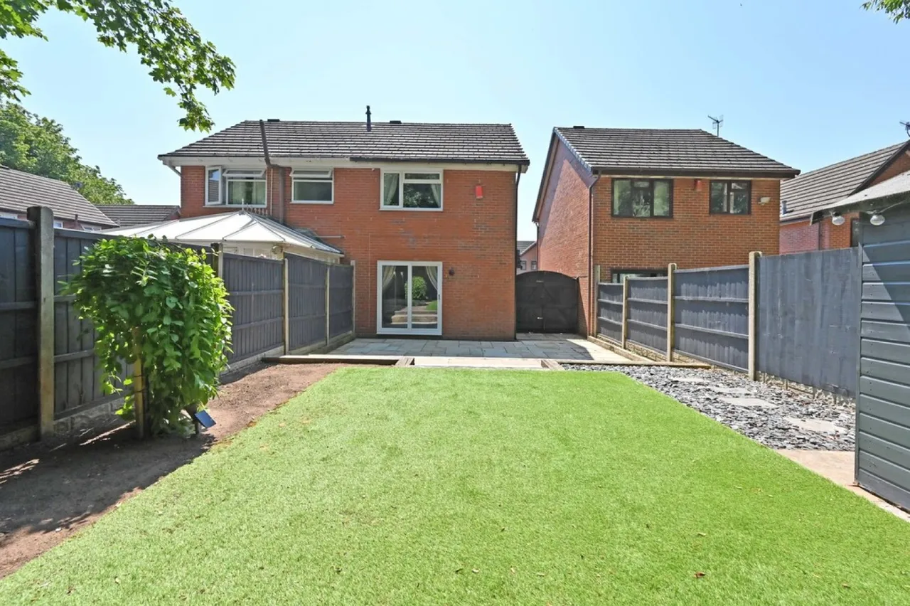 Lauren Close, Fenton, ST4, photo 12