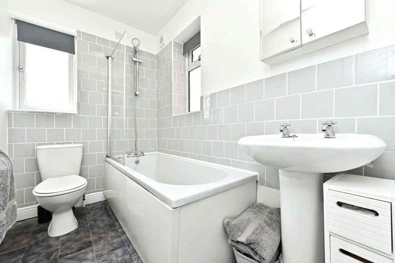 Lauren Close, Fenton, ST4, photo 8
