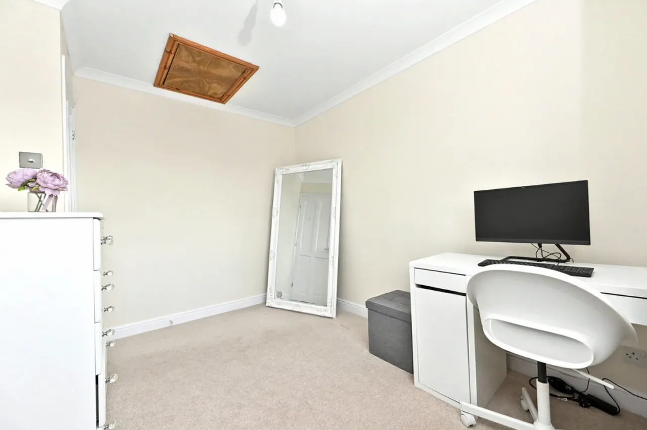 Lauren Close, Fenton, ST4, photo 13