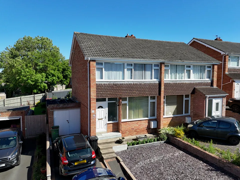 3 bed house for sale, Downside, Street
