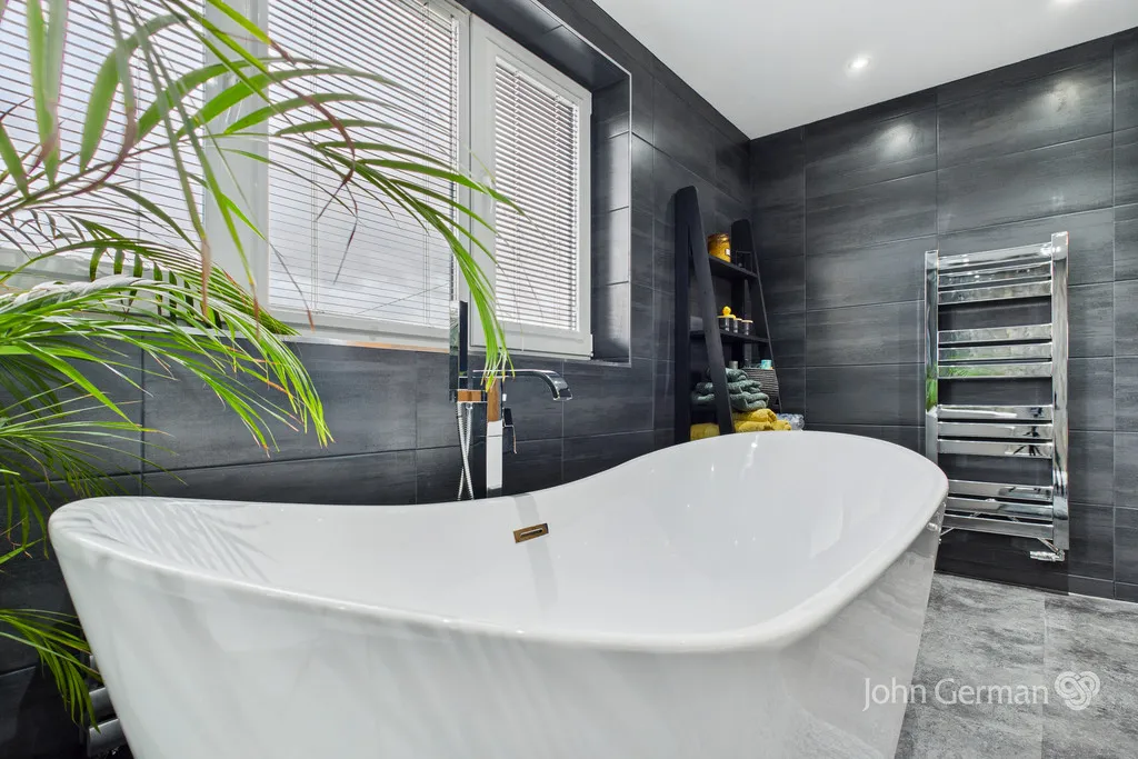 Acresford Road, Overseal, photo 28