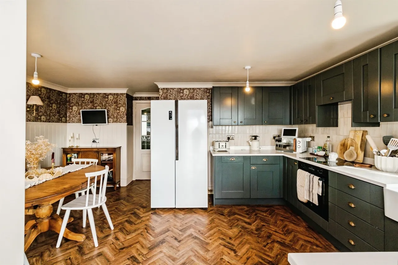 Upper Brighton Road, Sompting, BN15, photo 17