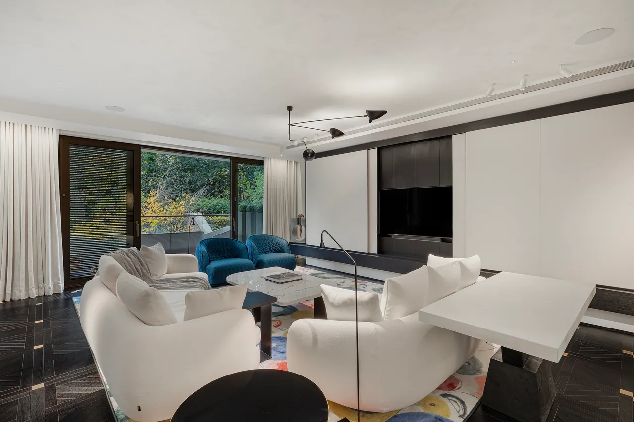 Holland Park Villas, Campden Hill, Kensington, London, photo 2