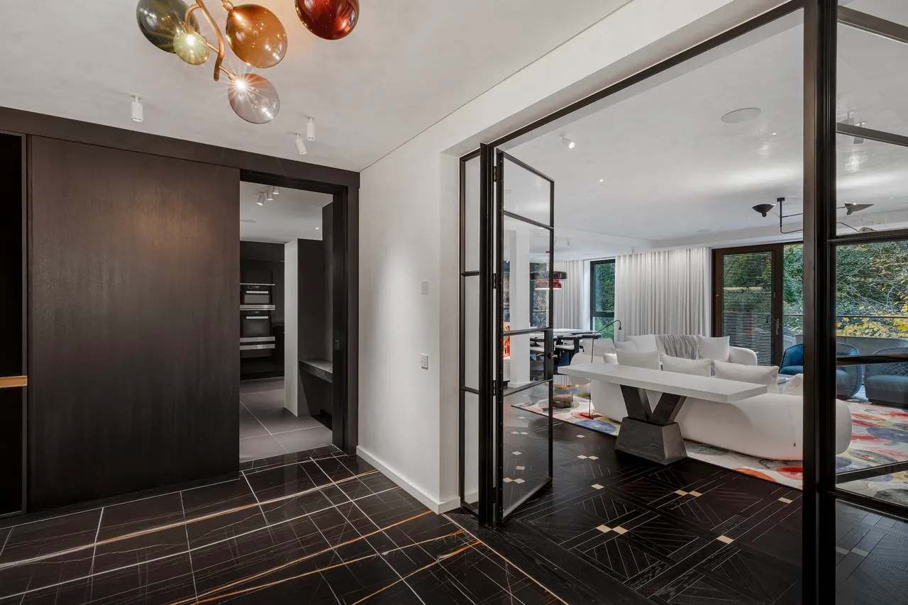 Holland Park Villas, Campden Hill, Kensington, London, photo 7