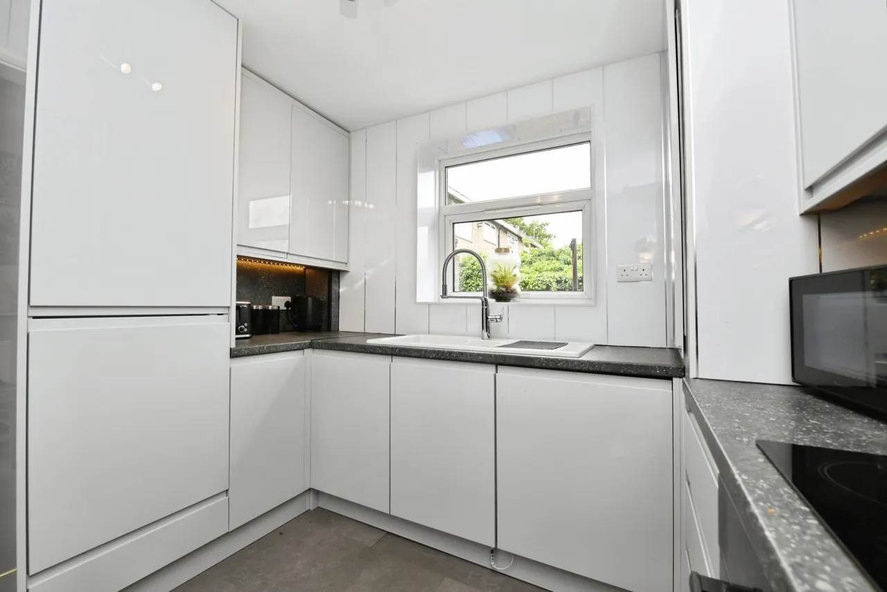 Honeypot Lane, Basildon, Essex, SS14, photo 9