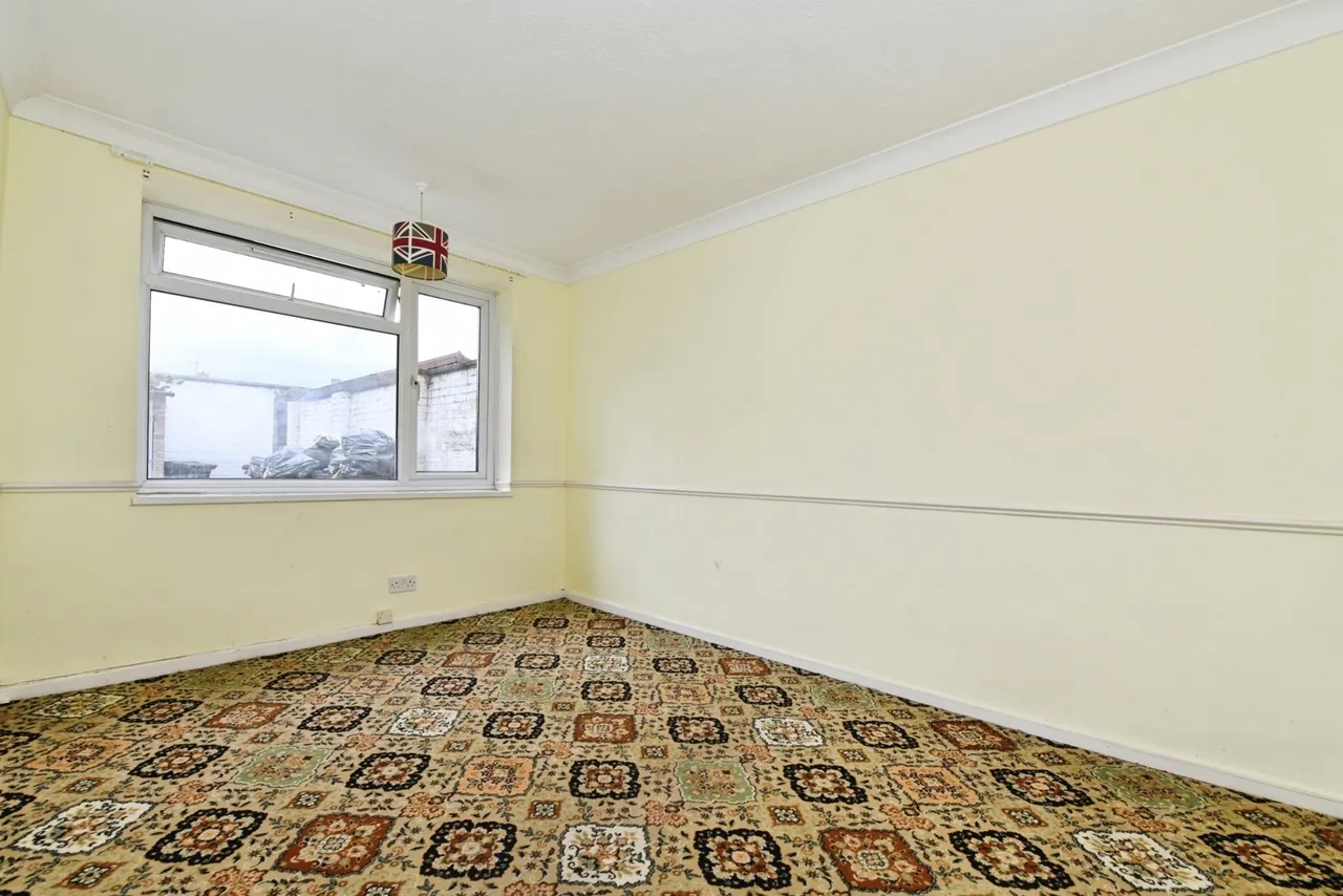 Honeypot Lane, Basildon, Essex, SS14, photo 12