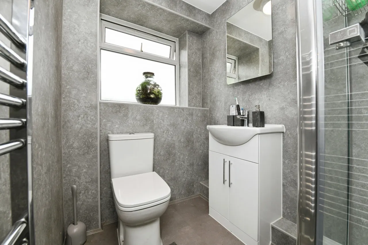 Honeypot Lane, Basildon, Essex, SS14, photo 14