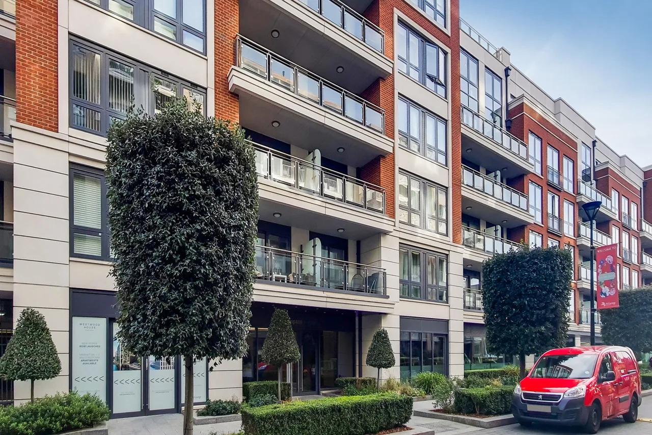 flat for sale — 10 Compass House, Chelsea Creek, 5 Park Street, London