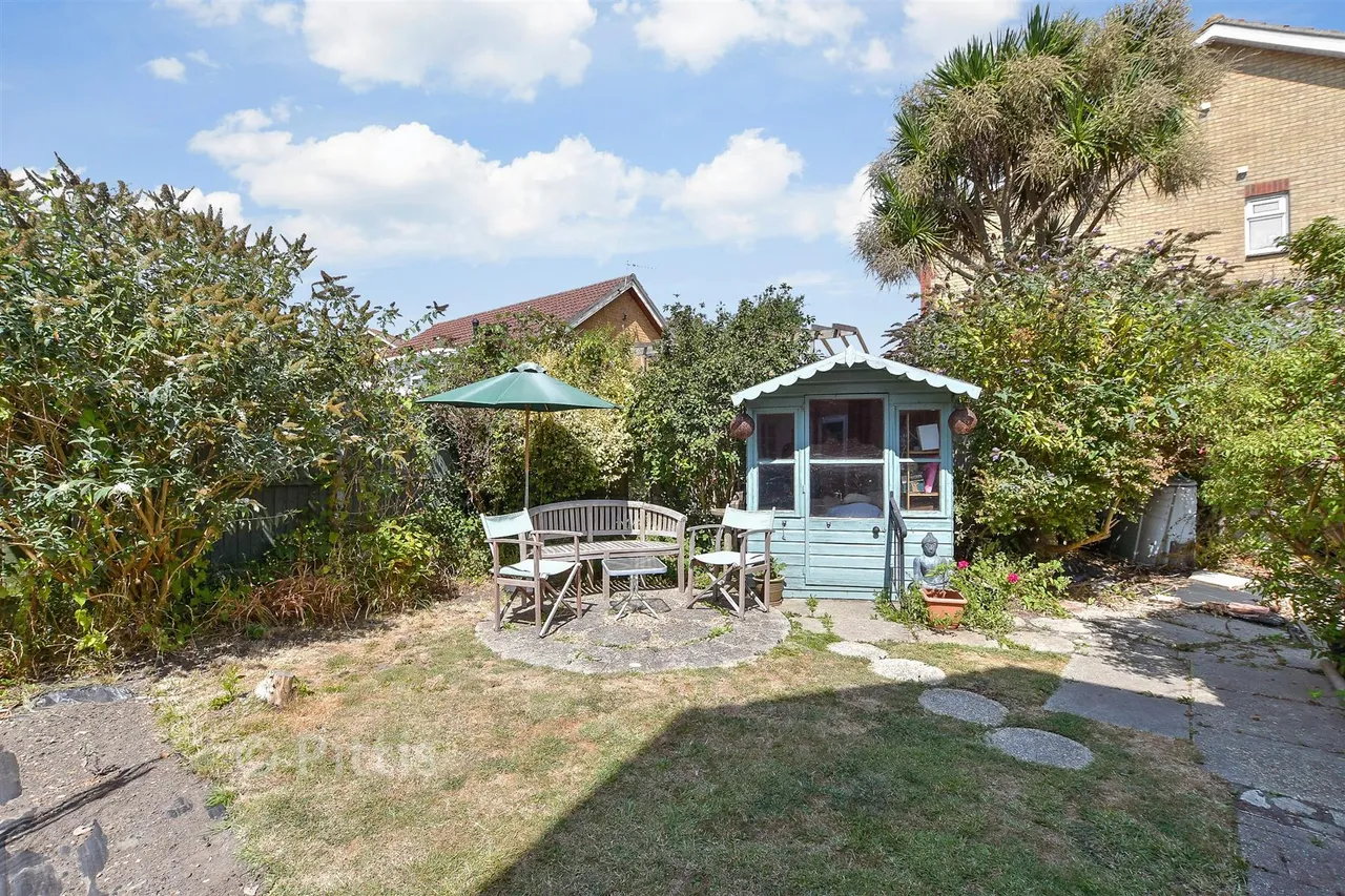 Richmond Meade, Freshwater, PO40, photo 2