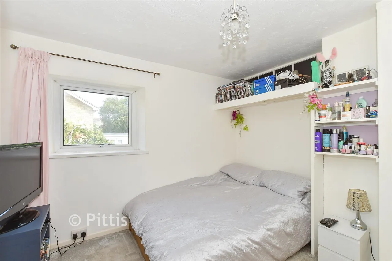 Richmond Meade, Freshwater, PO40, photo 9