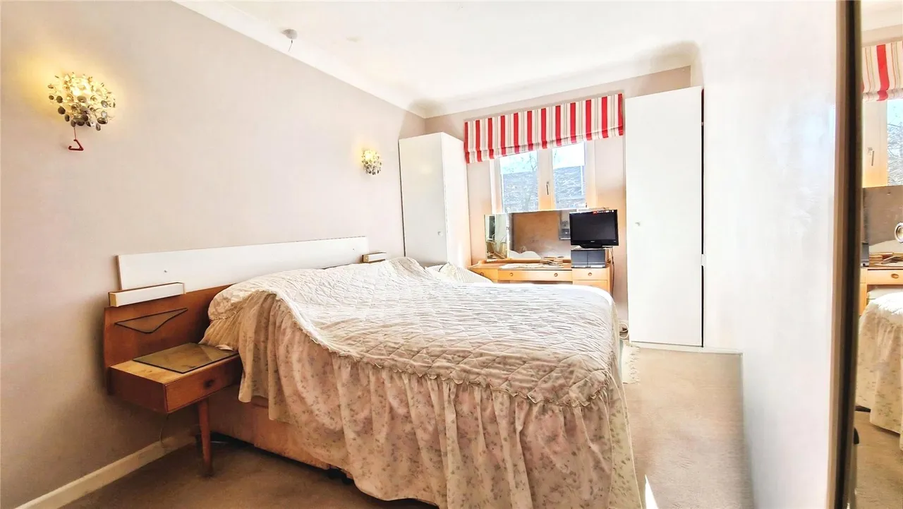 Terrace Road South, Binfield, Bracknell, Berkshire, RG42 4BQ, photo 8
