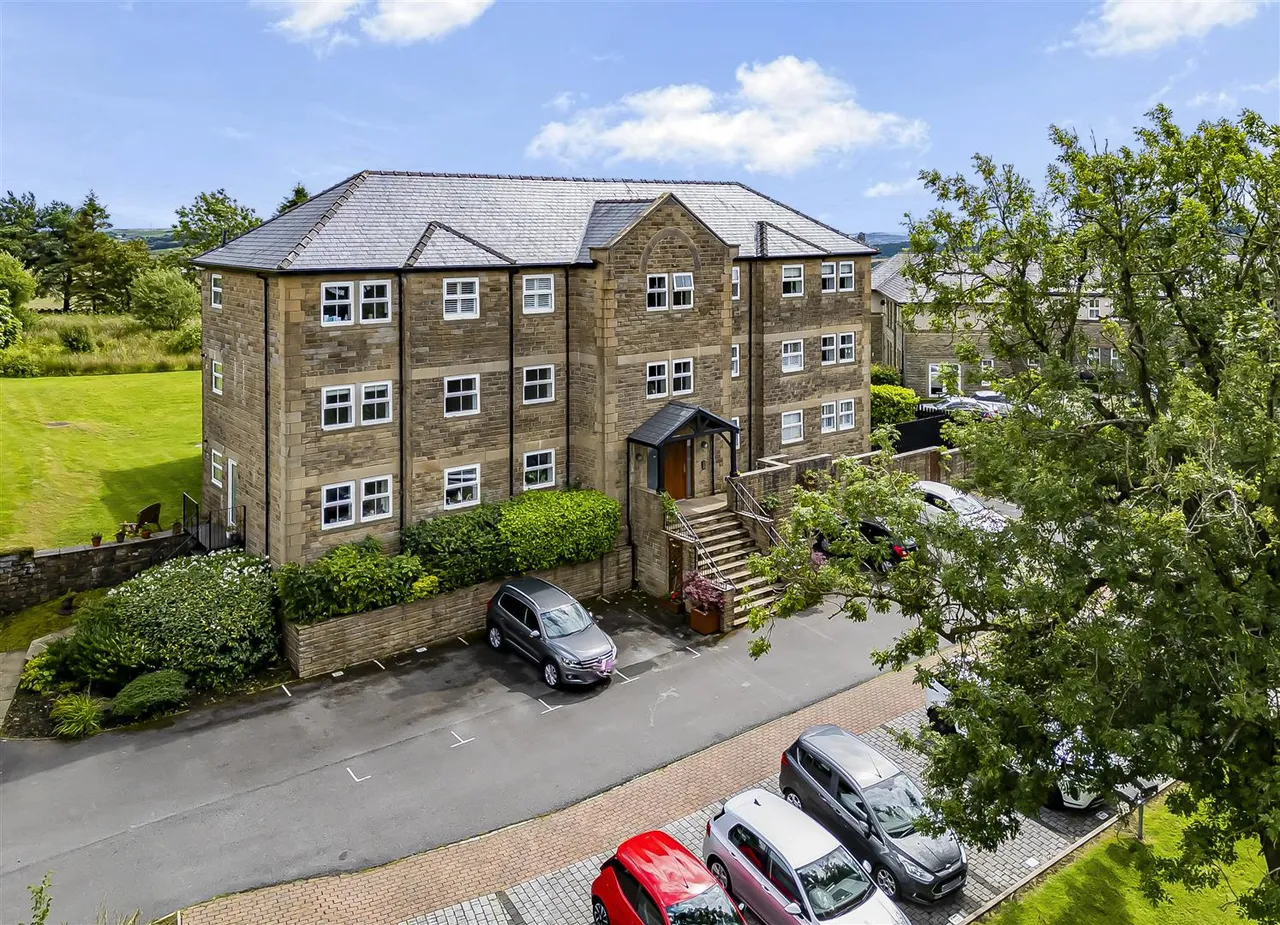 2 bed flat for sale — Broadhead Road, Turton, Bolton, BL7 0JF