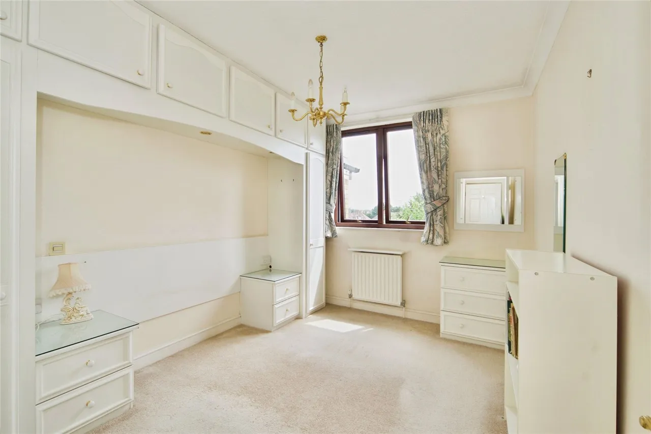 Hamilton Square, Sandringham Gardens, London, N12, photo 17