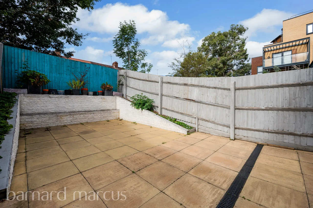Silverworks Close, London, NW9, photo 9