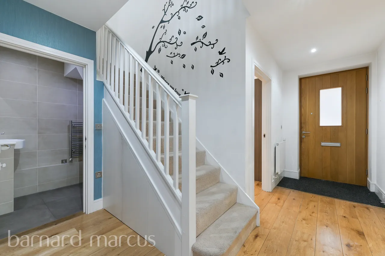 Silverworks Close, London, NW9, photo 8