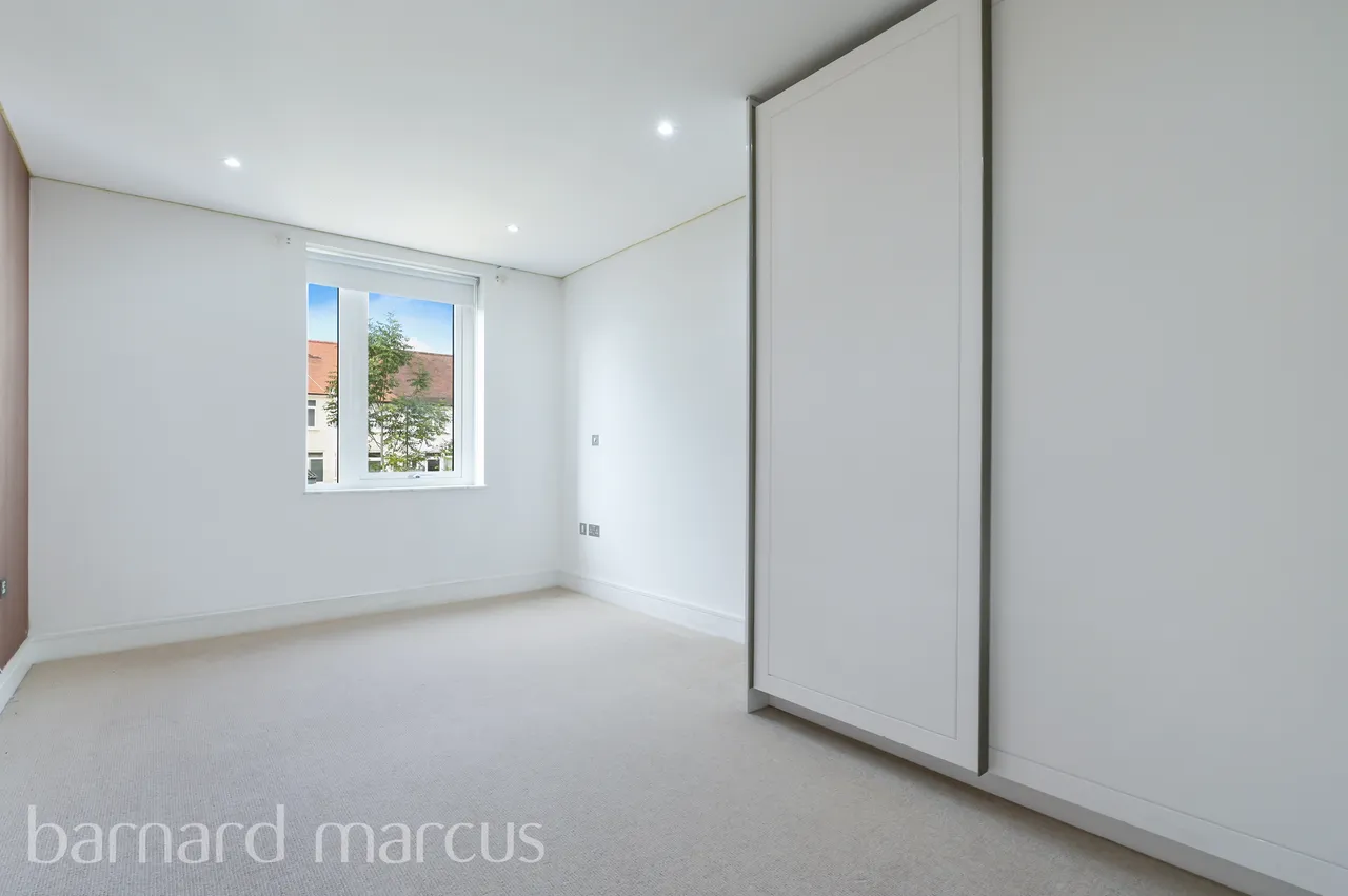 Silverworks Close, London, NW9, photo 5