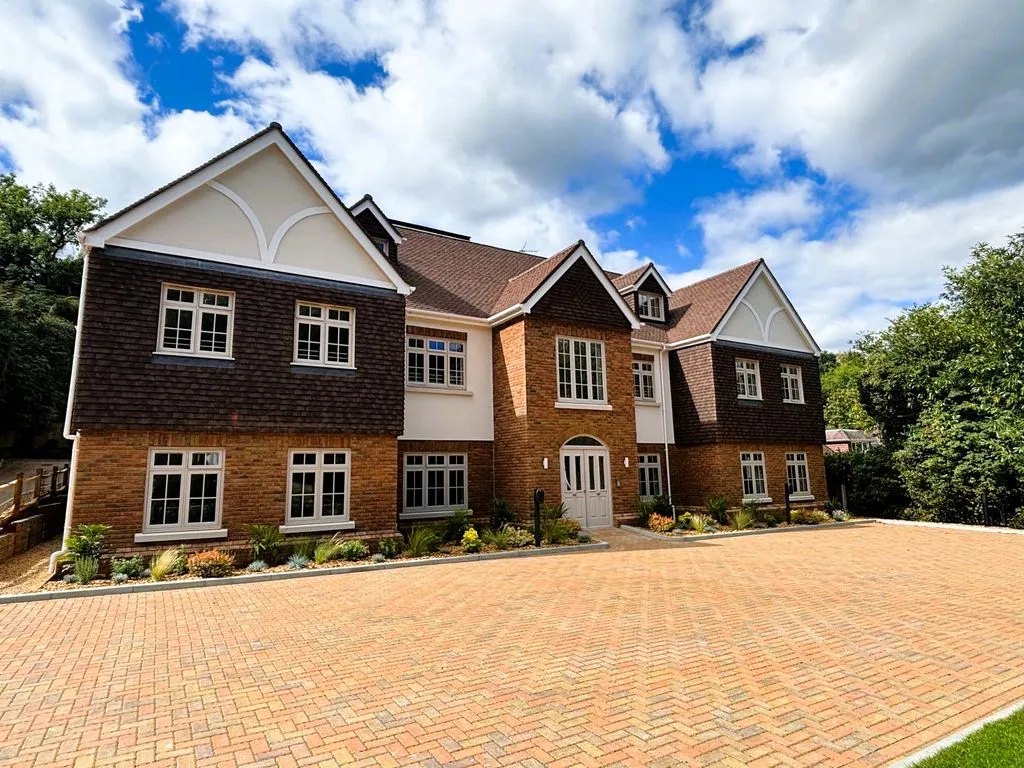 2 bed flat for sale, Welcomes Road, Kenley, CR8