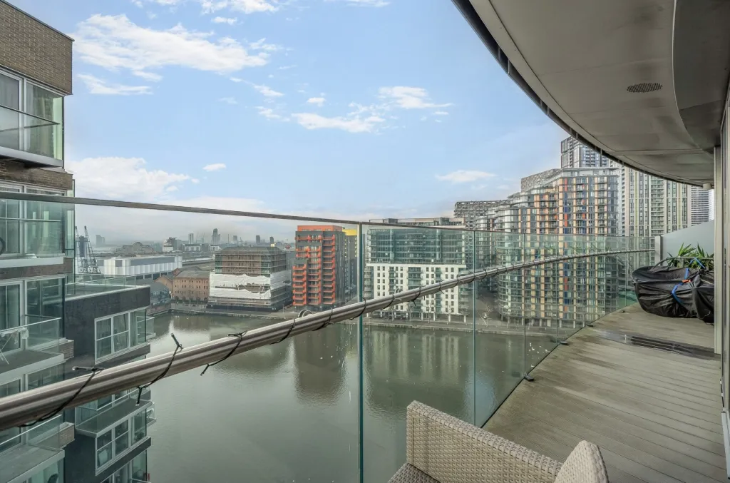 Crossharbour Plaza, Canary Wharf, E14, photo 14