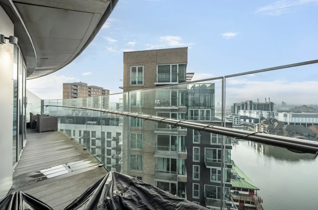 Crossharbour Plaza, Canary Wharf, E14, photo 15