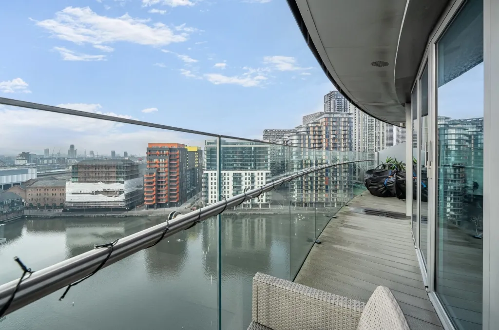 Crossharbour Plaza, Canary Wharf, E14, photo 16