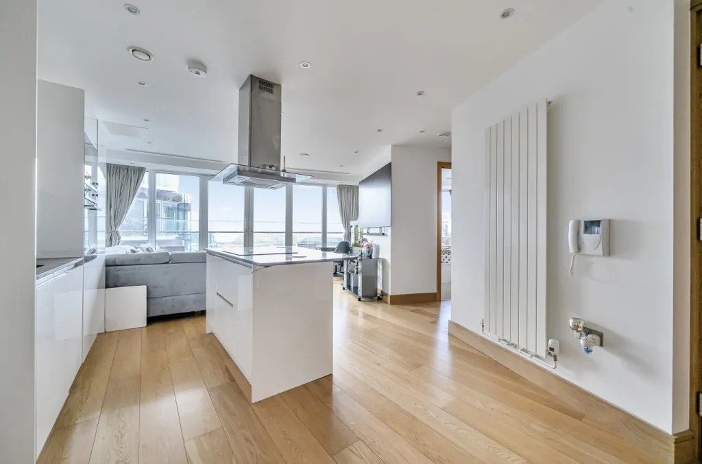 Crossharbour Plaza, Canary Wharf, E14, photo 2