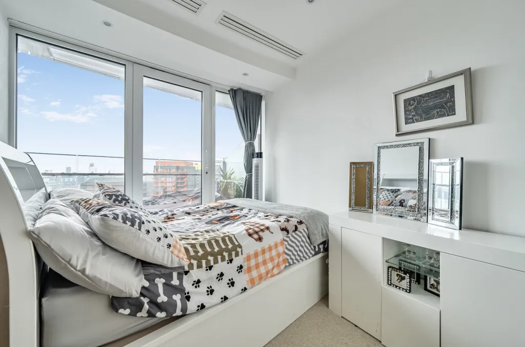 Crossharbour Plaza, Canary Wharf, E14, photo 5