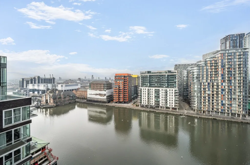 Crossharbour Plaza, Canary Wharf, E14, photo 4