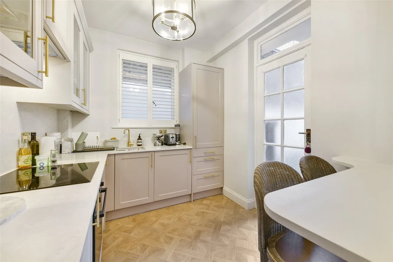 Franklins Row, London, SW3, photo 3