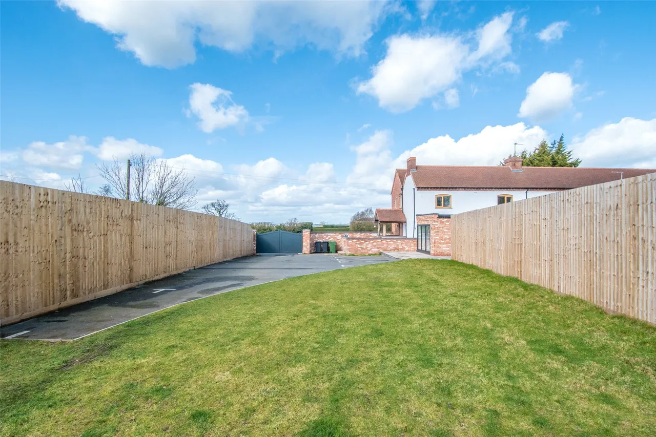 Country Girl Court, Sharpway Gate, Stoke Prior, Bromsgrove, B60 4AY, photo 2
