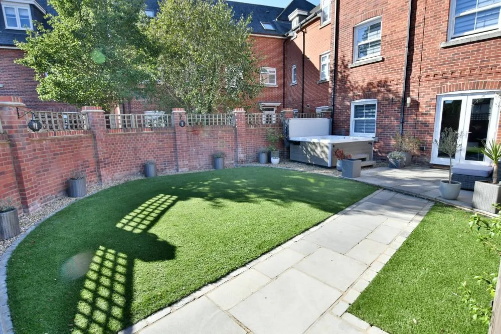 Griffin Close, Wimborne, BH21, photo 2