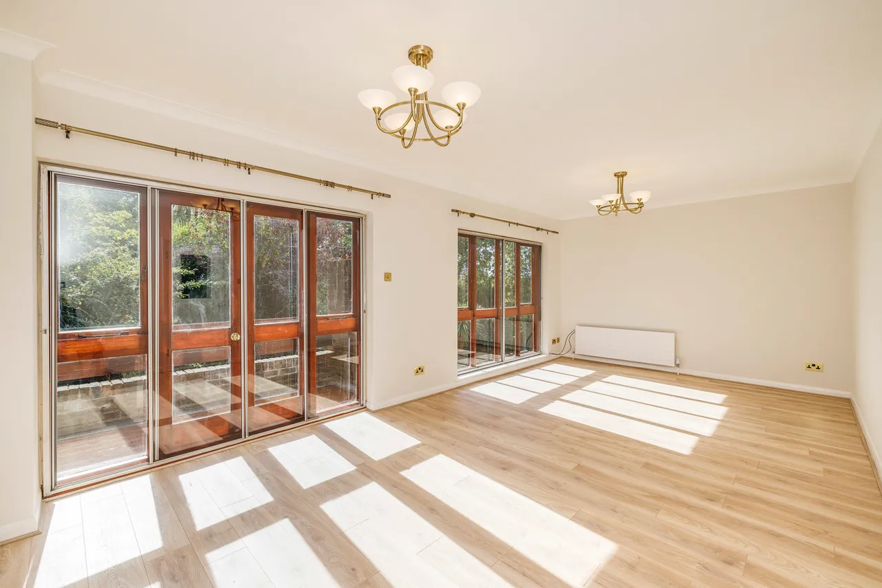 Ashbourne Square, Northwood Fees Apply, HA6, photo 5