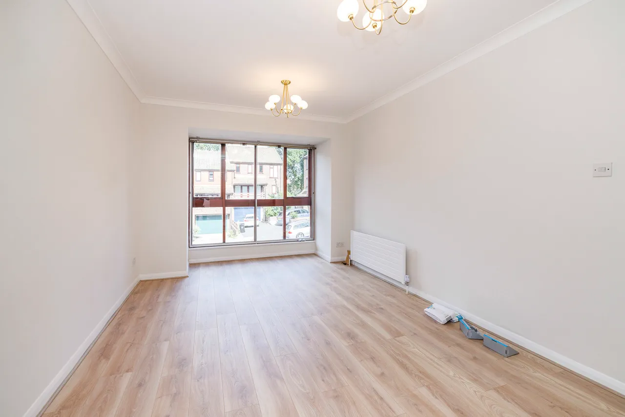 Ashbourne Square, Northwood Fees Apply, HA6, photo 15