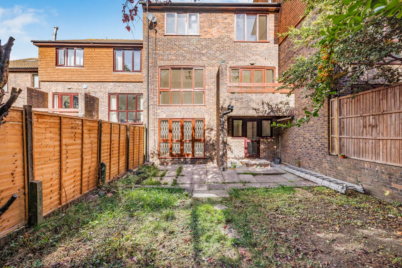Ashbourne Square, Northwood Fees Apply, HA6, photo 21