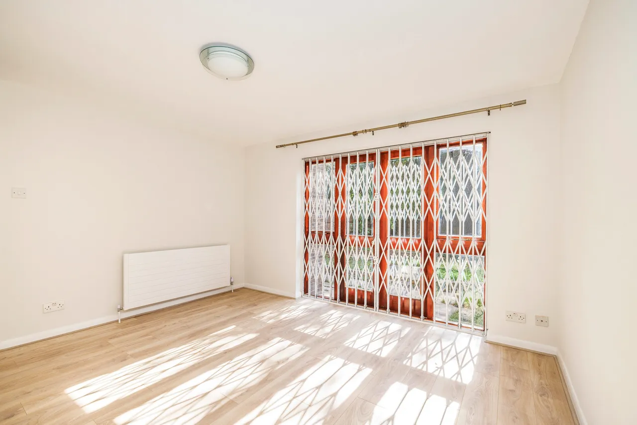Ashbourne Square, Northwood Fees Apply, HA6, photo 8