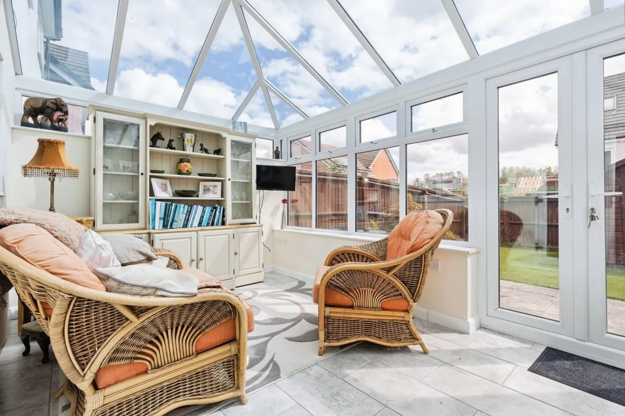 Buckthorn Road, Ravenstone, photo 4